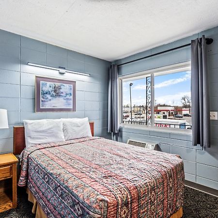 Broadway Inn Council Bluffs Εξωτερικό φωτογραφία