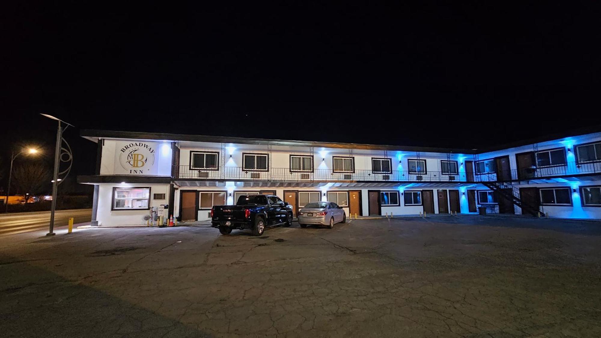 Broadway Inn Council Bluffs Εξωτερικό φωτογραφία