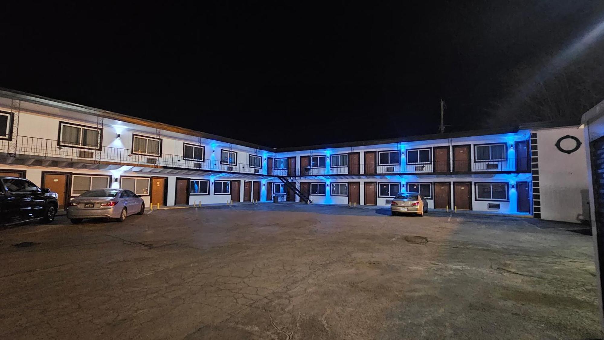 Broadway Inn Council Bluffs Εξωτερικό φωτογραφία