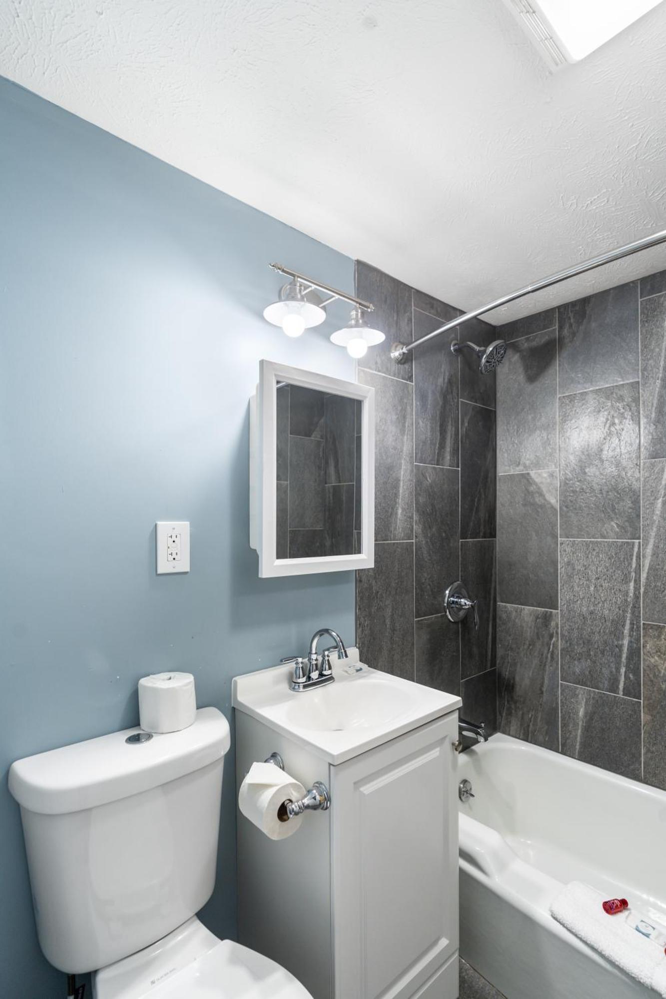 Broadway Inn Council Bluffs Εξωτερικό φωτογραφία